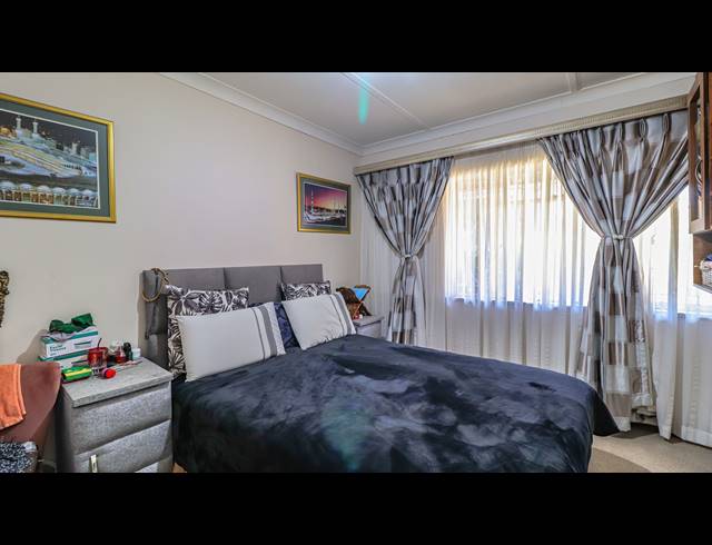 3 BEDROOM HOUSE FOR SALE IN MONTGOMERY PARK